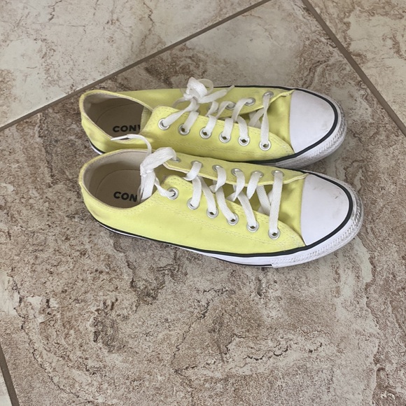 yellow low-top converse - Picture 2 of 5